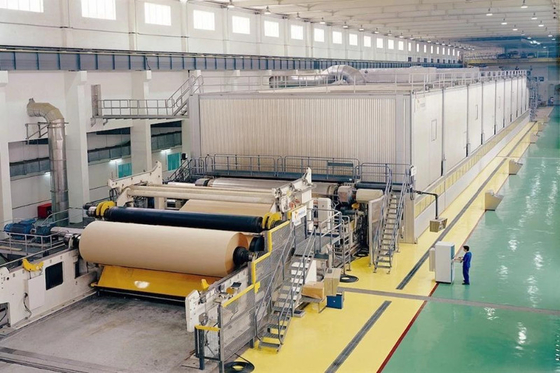 300T / D acanaló la máquina 200m/Min Jumbo Roll Production Line de papel de Kraft que estriaba